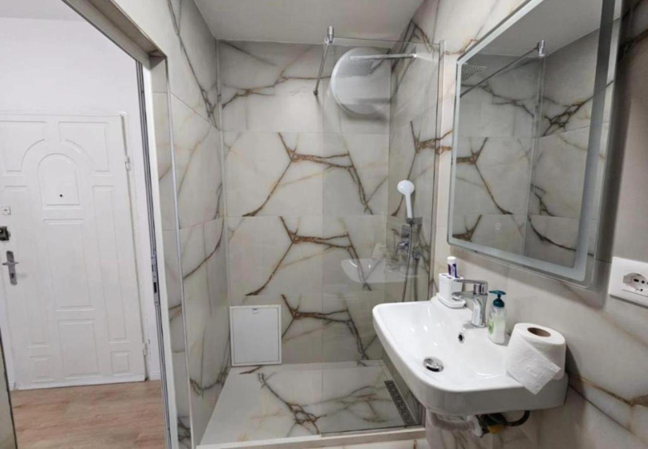 Kalpazo Myslym Shyri Tirana Apartment Exterior photo